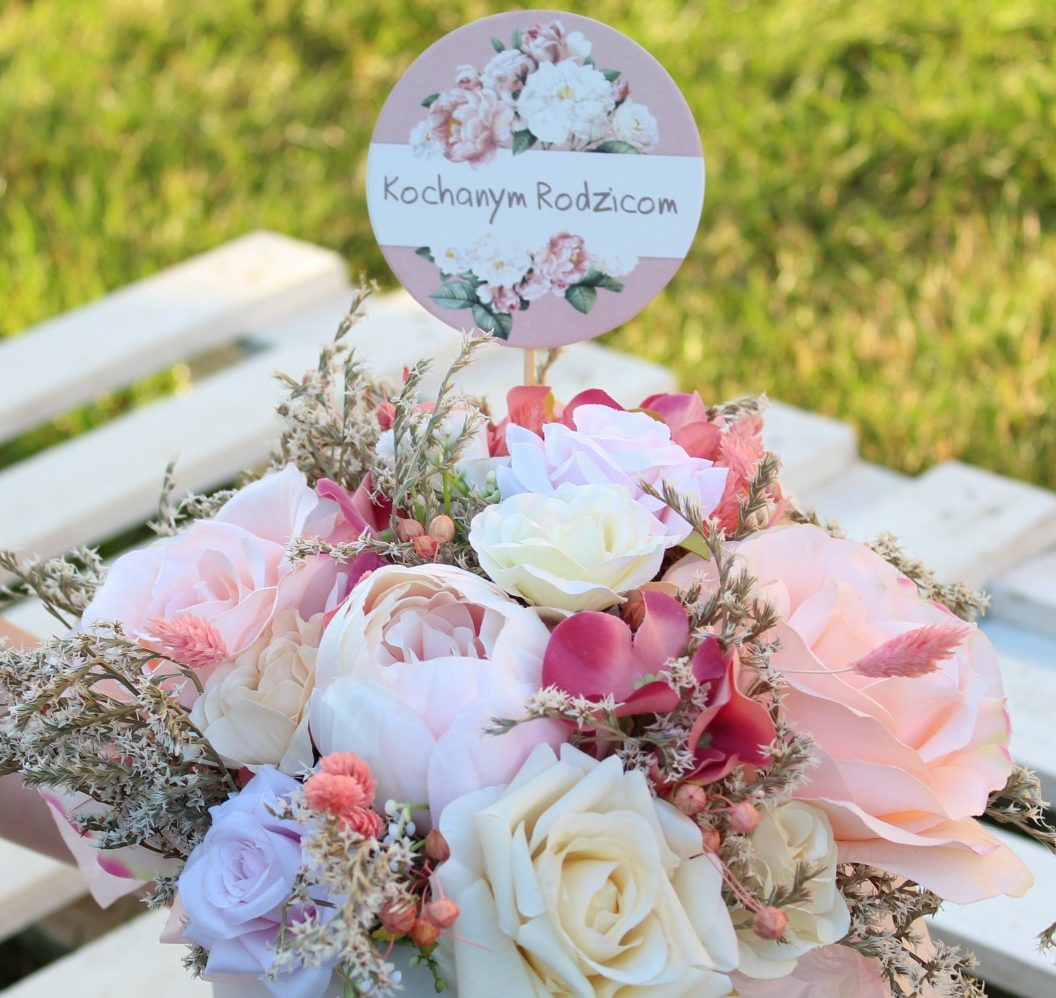 Rose Flower Box – podziękowanie dla rodziców, kwiaty w pudełku