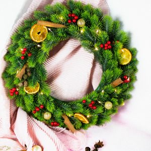 Wianek świąteczny – świerk, pomarańcza, jarzębina 1