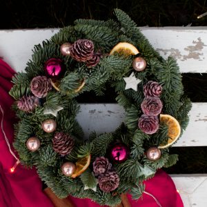 Wianek świąteczny żywy – RÓŻOWE SZYSZKI 2, S-M