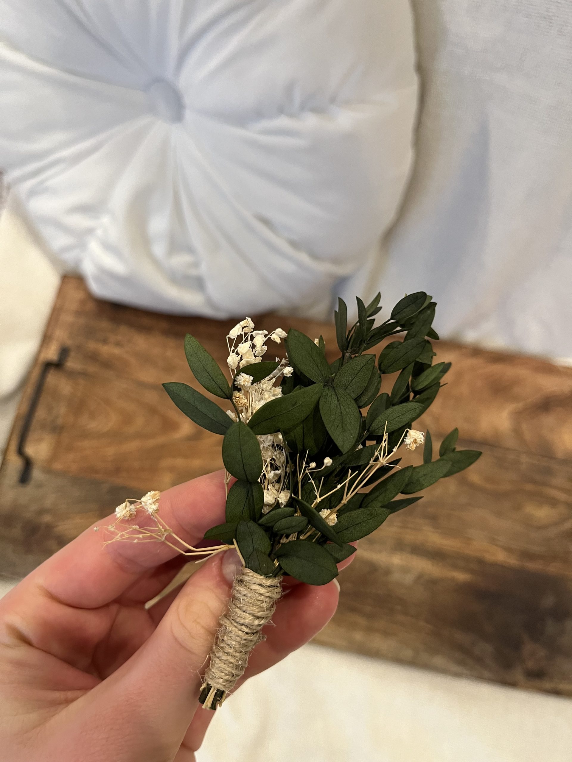 Butonierka Kwiatowa dla Pana Młodego lub świadka, Kolekcja Eukaliptus i Róże, M